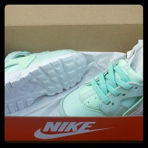 COPY - Nike Huarache Run SE 6c